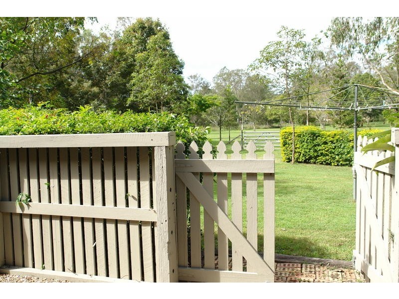 623 Hawkesbury Road, Anstead QLD 4070